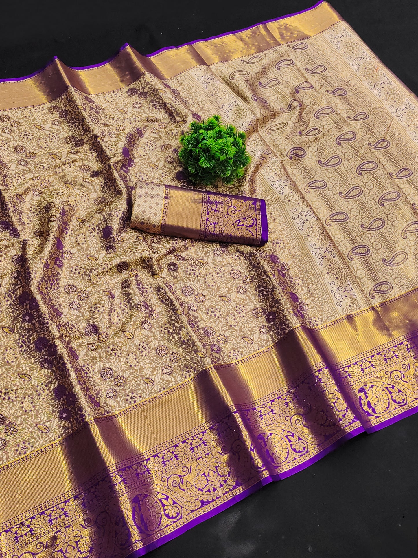 Hemang Traditional Silk Saree With Blend Of Purity & Elegance