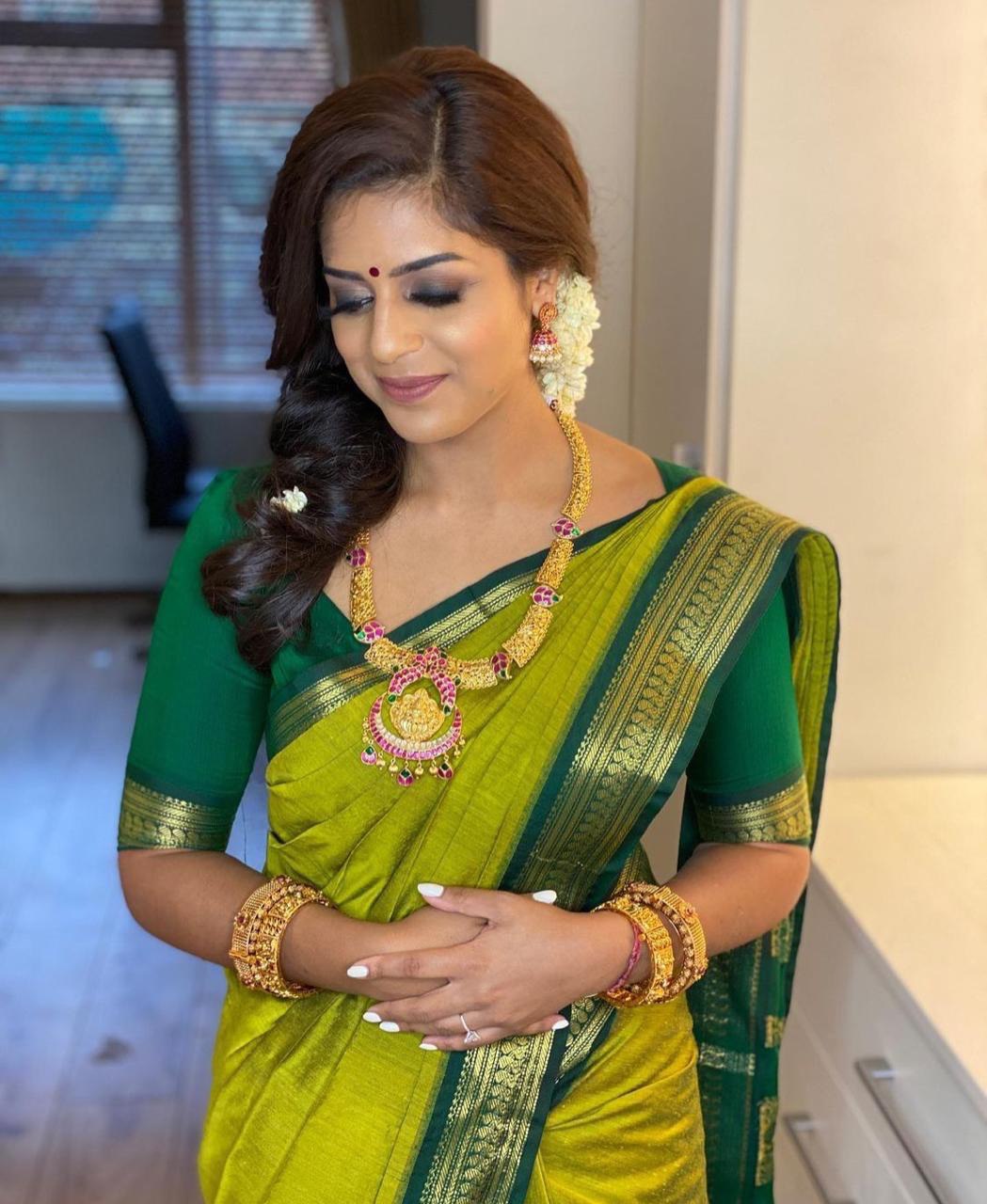 Luxurious Woven Banarasi Silk Saree in Beautiful Green Hue